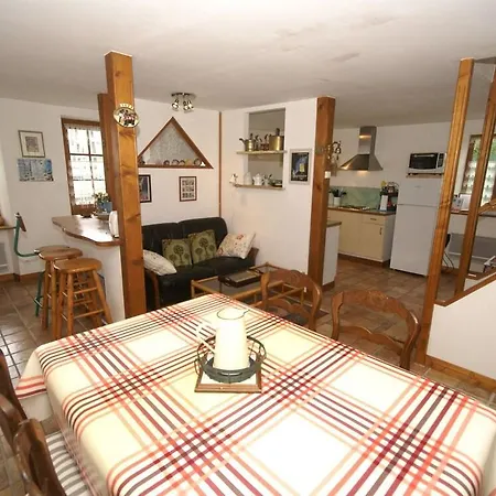 Pretty Norman House In * Ravenoville