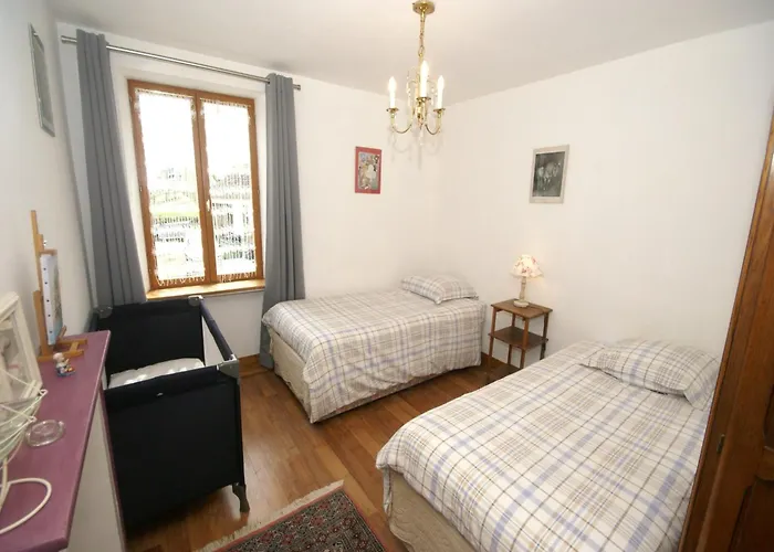 Nyaraló Family Near Utah